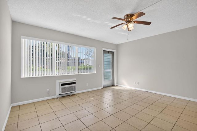 378 Sheffield P, West Palm Beach, FL 33417