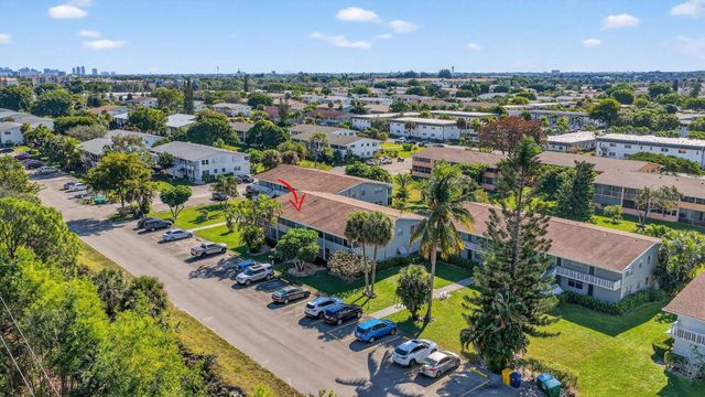 378 Sheffield P, West Palm Beach, FL 33417