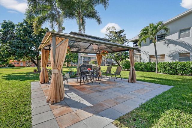 378 Sheffield P, West Palm Beach, FL 33417