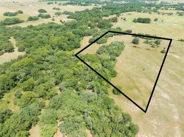 1830 Holub RD, Schulenburg, TX 78956