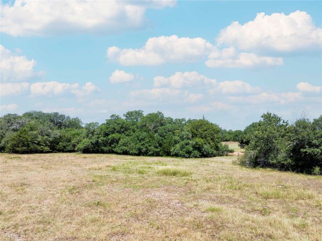 1830 Holub RD, Schulenburg, TX 78956