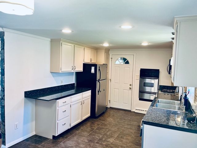 486 Highview Ave, Somerset, MA 02726