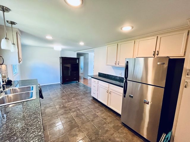 486 Highview Ave, Somerset, MA 02726