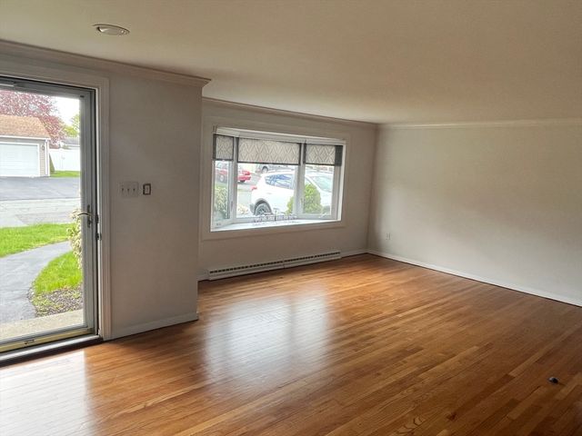 486 Highview Ave, Somerset, MA 02726