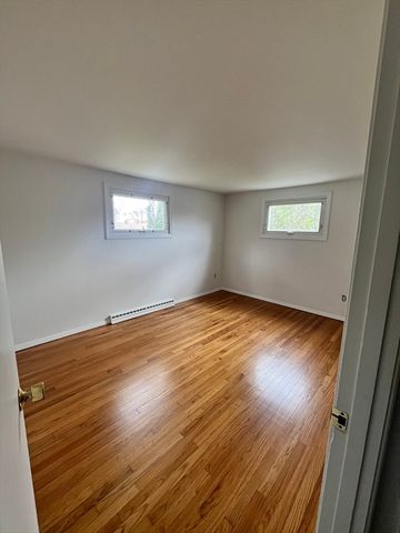 486 Highview Ave, Somerset, MA 02726
