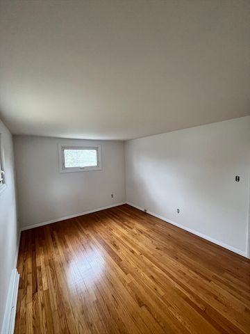 486 Highview Ave, Somerset, MA 02726
