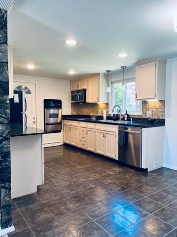 486 Highview Ave, Somerset, MA 02726
