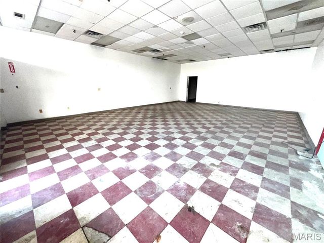 8972 Jennings Station Rd, Jennings, MO 63136