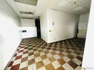 8972 Jennings Station Rd, Jennings, MO 63136