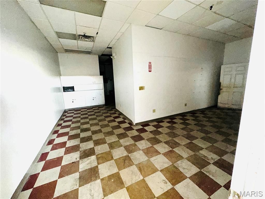 8972 Jennings Station Rd, Jennings, MO 63136