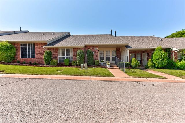 2416 Glenrock, Edmond, OK 73012
