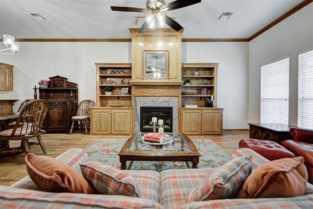 2416 Glenrock, Edmond, OK 73012