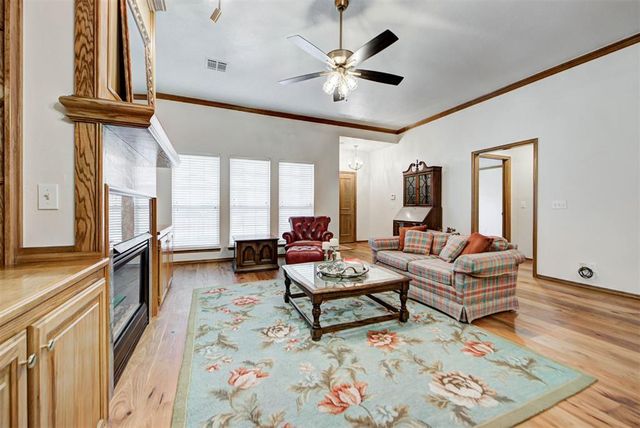 2416 Glenrock, Edmond, OK 73012