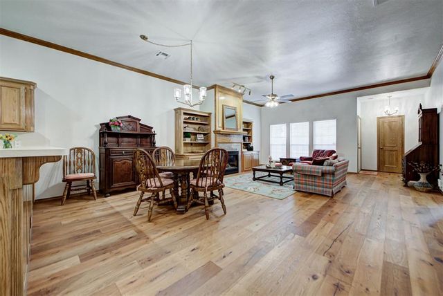 2416 Glenrock, Edmond, OK 73012