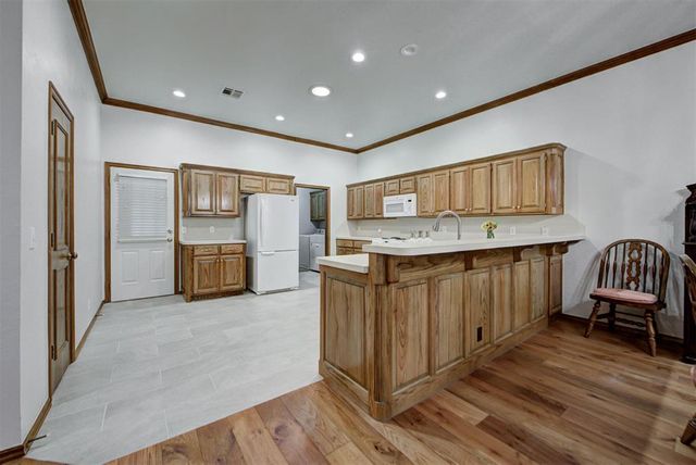 2416 Glenrock, Edmond, OK 73012