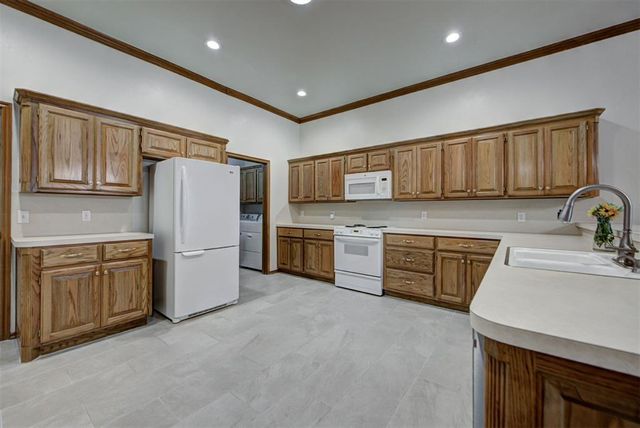 2416 Glenrock, Edmond, OK 73012