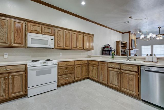 2416 Glenrock, Edmond, OK 73012