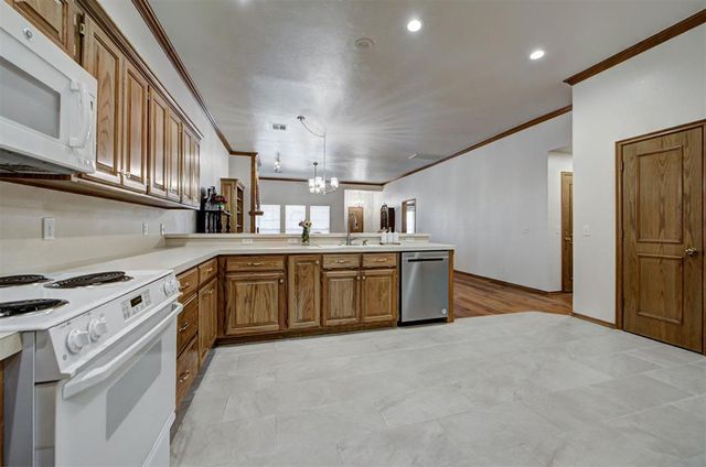 2416 Glenrock, Edmond, OK 73012