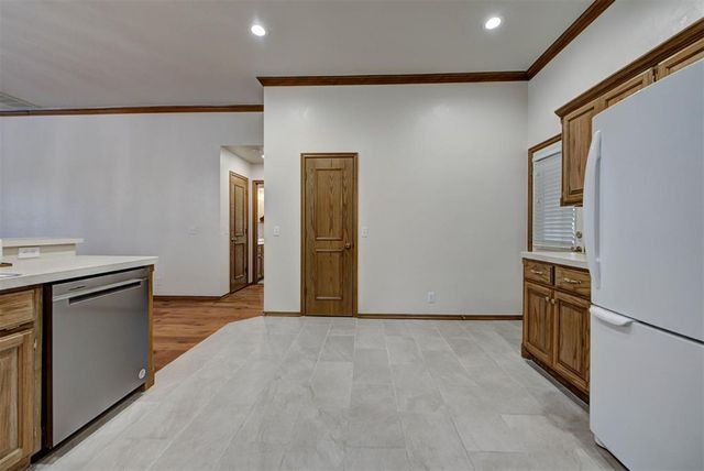 2416 Glenrock, Edmond, OK 73012