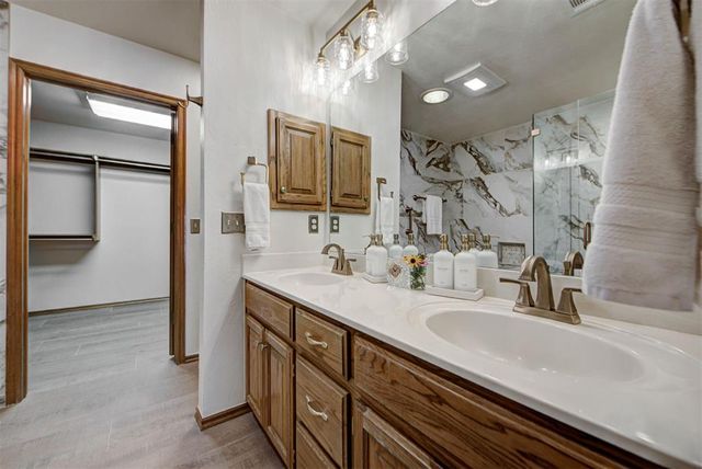 2416 Glenrock, Edmond, OK 73012