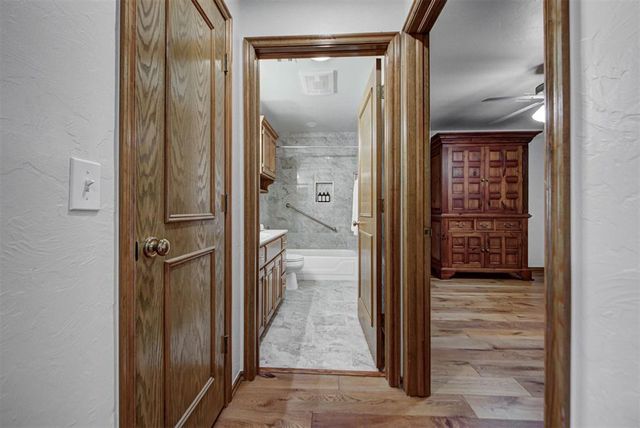 2416 Glenrock, Edmond, OK 73012