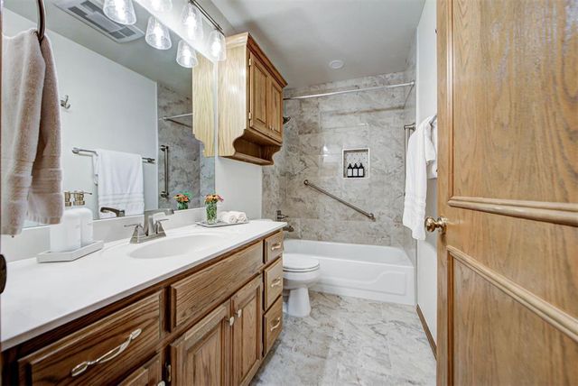 2416 Glenrock, Edmond, OK 73012
