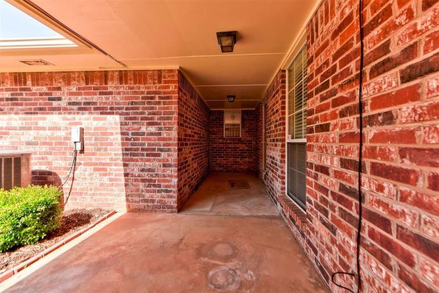 2416 Glenrock, Edmond, OK 73012