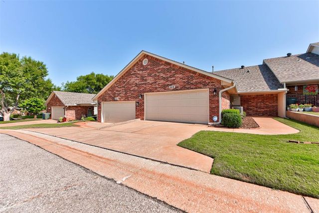 2416 Glenrock, Edmond, OK 73012