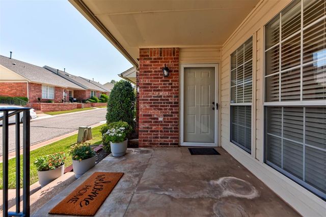 2416 Glenrock, Edmond, OK 73012