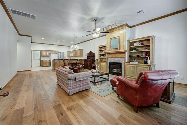 2416 Glenrock, Edmond, OK 73012