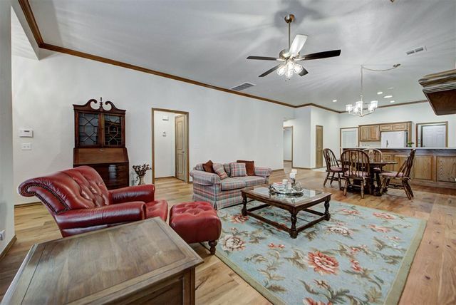 2416 Glenrock, Edmond, OK 73012