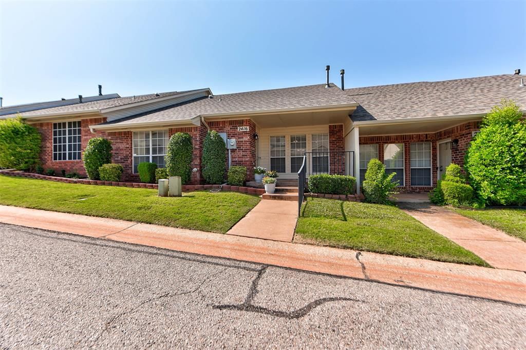 2416 Glenrock, Edmond, OK 73012