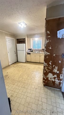 2735 S Joplin Avenue, Tulsa, OK 74114