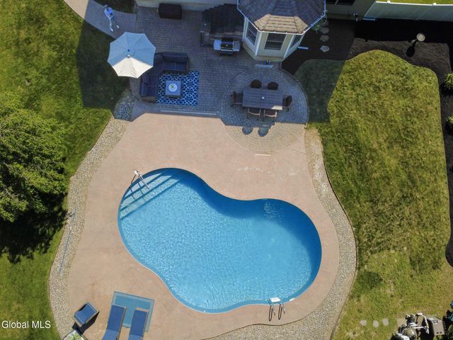 56 Chatsworth Way, Clifton Park, NY 12065