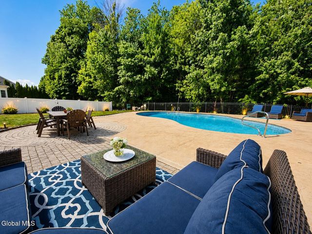 56 Chatsworth Way, Clifton Park, NY 12065