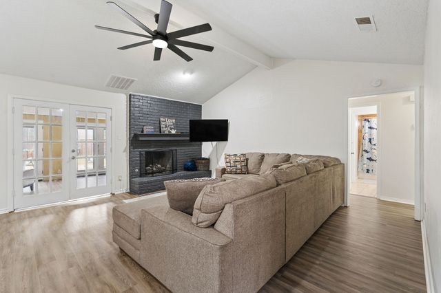 1949 Chesham Drive, Carrollton, TX 75007