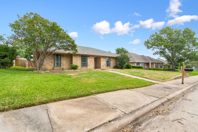 1949 Chesham Drive, Carrollton, TX 75007