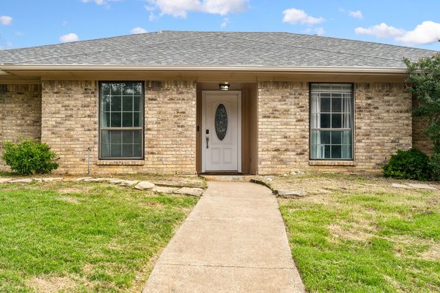 1949 Chesham Drive, Carrollton, TX 75007