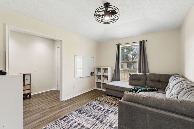 1949 Chesham Drive, Carrollton, TX 75007