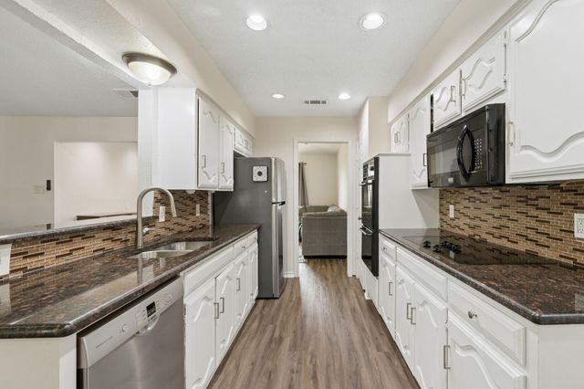 1949 Chesham Drive, Carrollton, TX 75007