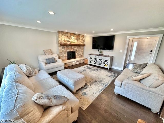 12 Warren Dr, Marlboro Twp., NJ 07746