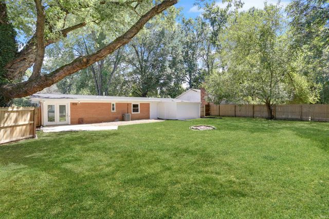 5833 Lenbeck Road, Newburgh, IN 47630