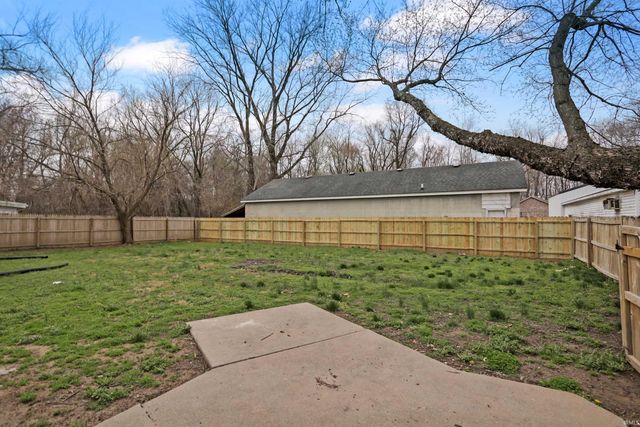 5833 Lenbeck Road, Newburgh, IN 47630