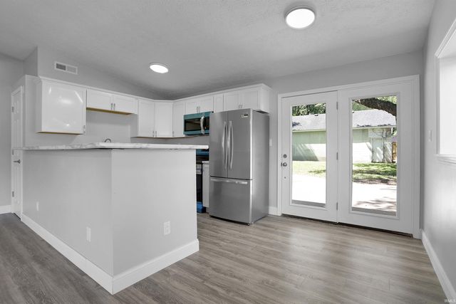 5833 Lenbeck Road, Newburgh, IN 47630