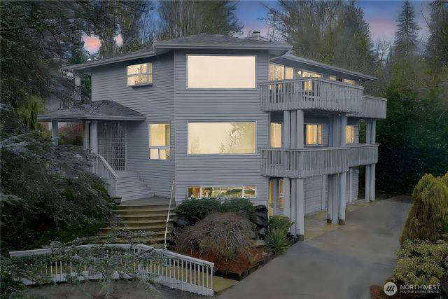 19749 53rd Avenue NE, Lake Forest Park, WA 98155