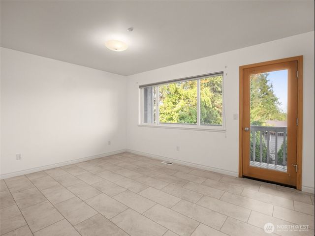 19749 53rd Avenue NE, Lake Forest Park, WA 98155