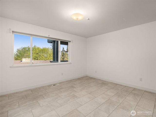 19749 53rd Avenue NE, Lake Forest Park, WA 98155