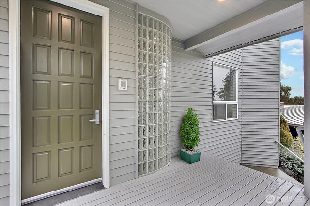 19749 53rd Avenue NE, Lake Forest Park, WA 98155