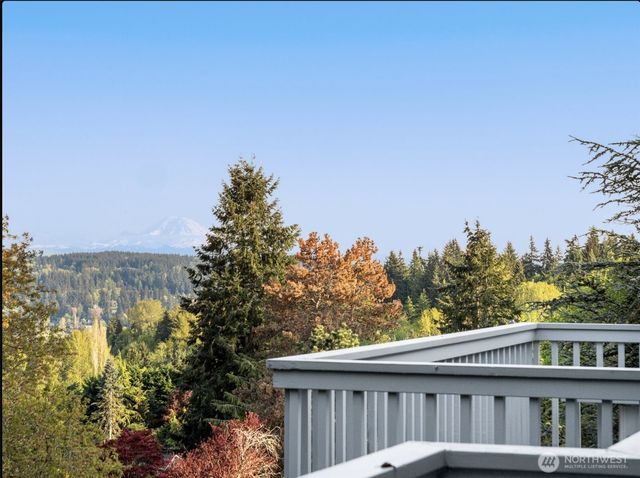 19749 53rd Avenue NE, Lake Forest Park, WA 98155