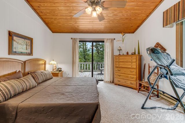 38 Bee Tree Lane, Mars Hill, NC 28754